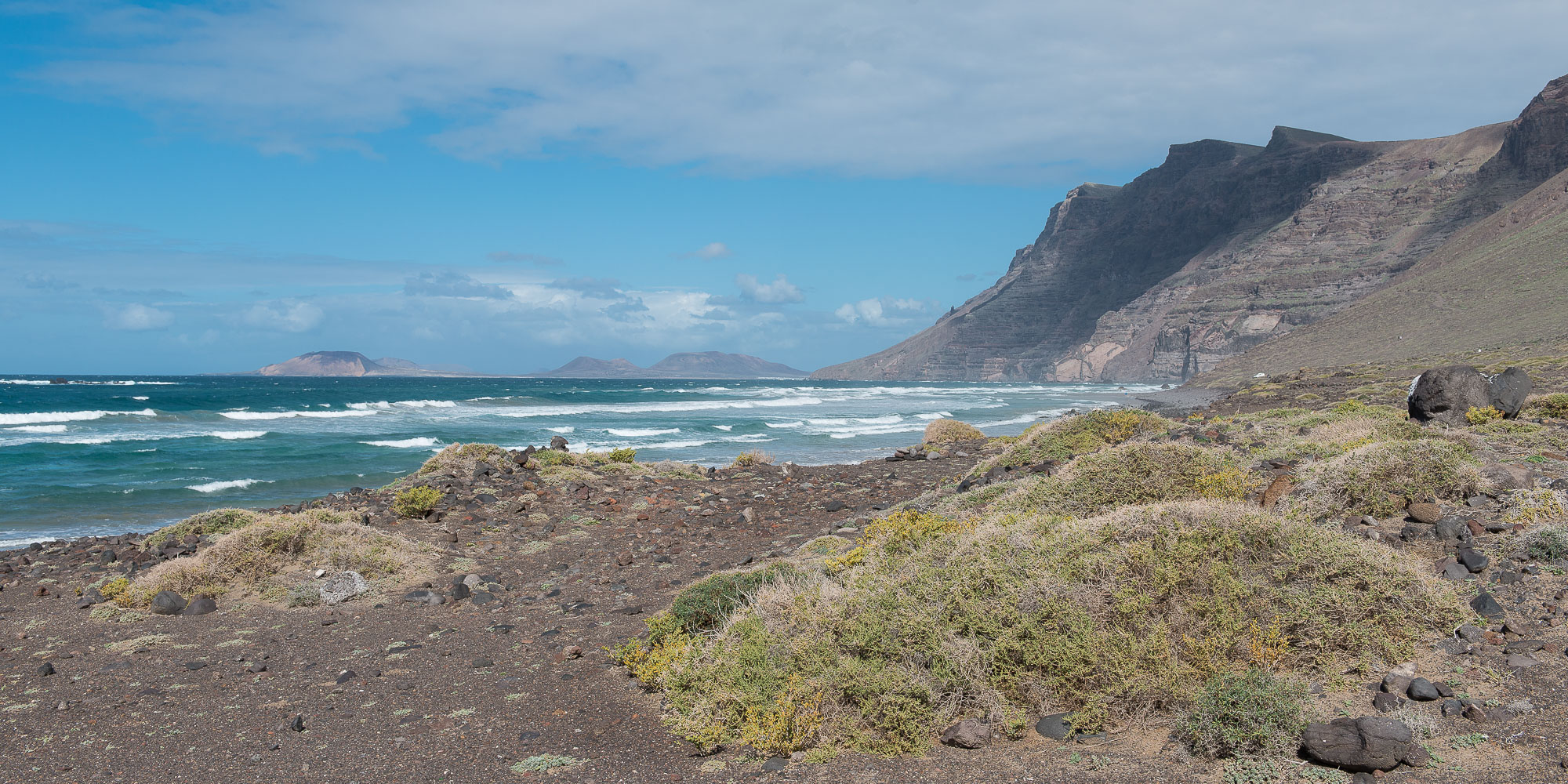 Risco de Famara mit La Graciosa im Hintergrund